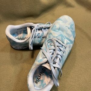 9.5 women’s NoBull trainers